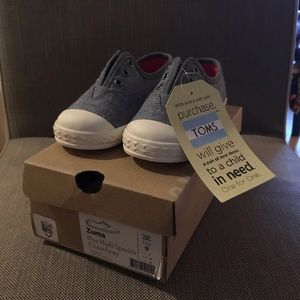 Chambray/ Fuchsia Toms